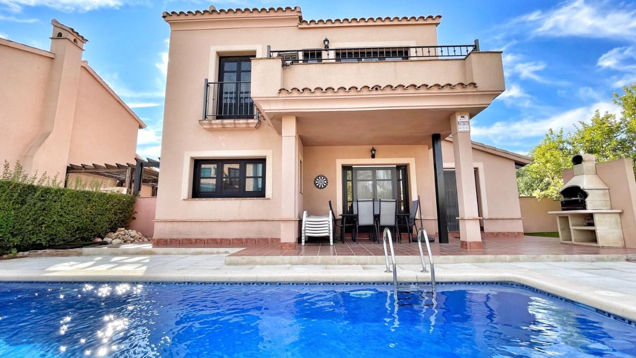 Hl 020 Luxury 3 Bedroom , High Standard Villa *
