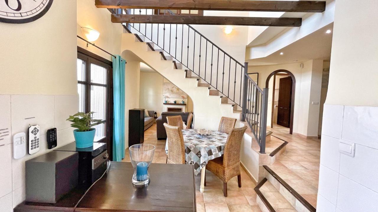 Hl 020 Luxury 3 Bedroom , High Standard Villa *